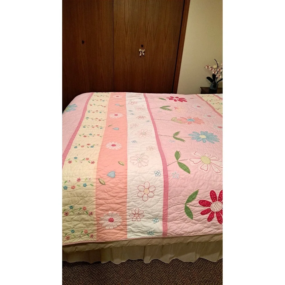 Pottery Barn Kids Cotton Daisy Garden Embroidered Appliqued Quilt Full/Queen